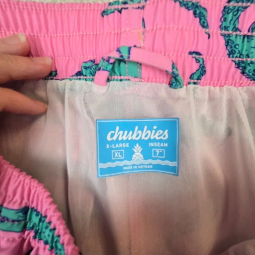 Chubbies Mens XL Pink Crocodile Print Swim Trunks 7 Inch Inseam Mesh Lined FA23